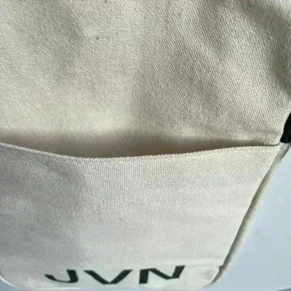 JVN Crossbody Canvas Ivory and Black Bag "come as you are" on strap - Picture 5 of 8